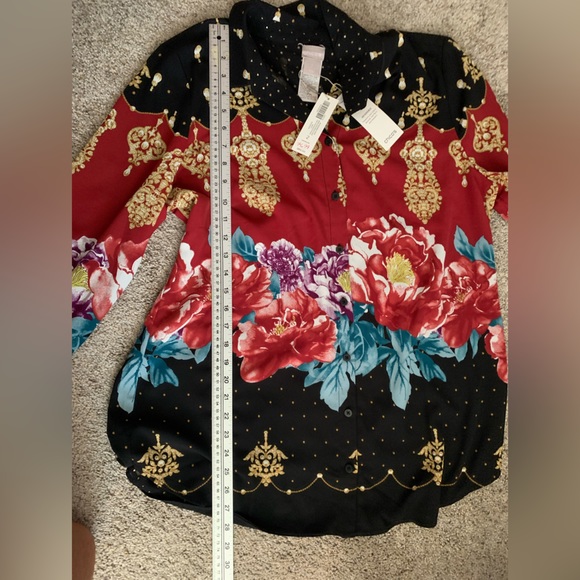 Chico's reversible button blouse.Tunic length.Chico's Size 2 (L/XL)Never worn. - Picture 5 of 9